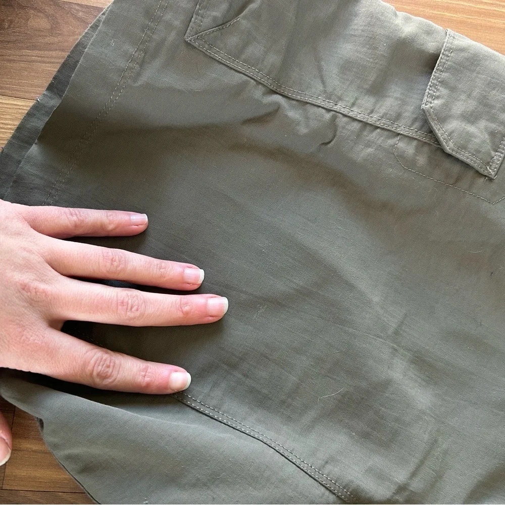 [The North Face] Green Cargo Shorts
